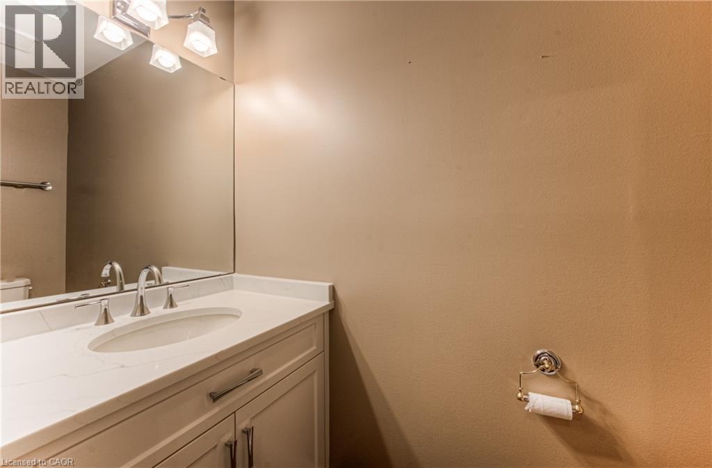 Photo 14 of 2 Morningview Place, Kitchener ON