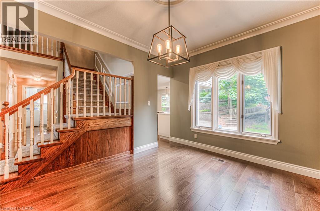Photo 10 of 2 Morningview Place, Kitchener ON