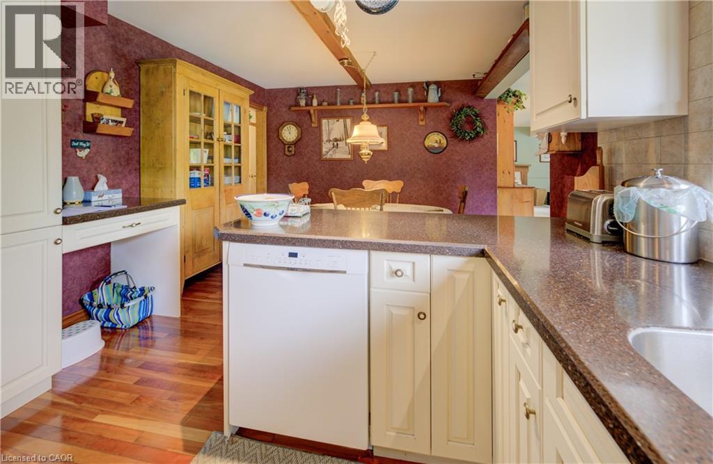 Photo 16 of 457 Stillmeadow Circle, Waterloo ON
