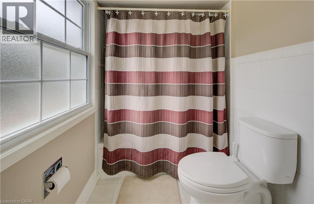 Photo 13 of 457 Stillmeadow Circle, Waterloo ON