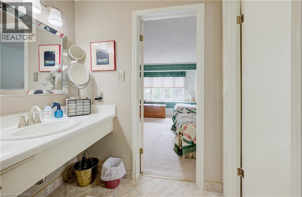 Photo 12 of 457 Stillmeadow Circle, Waterloo ON