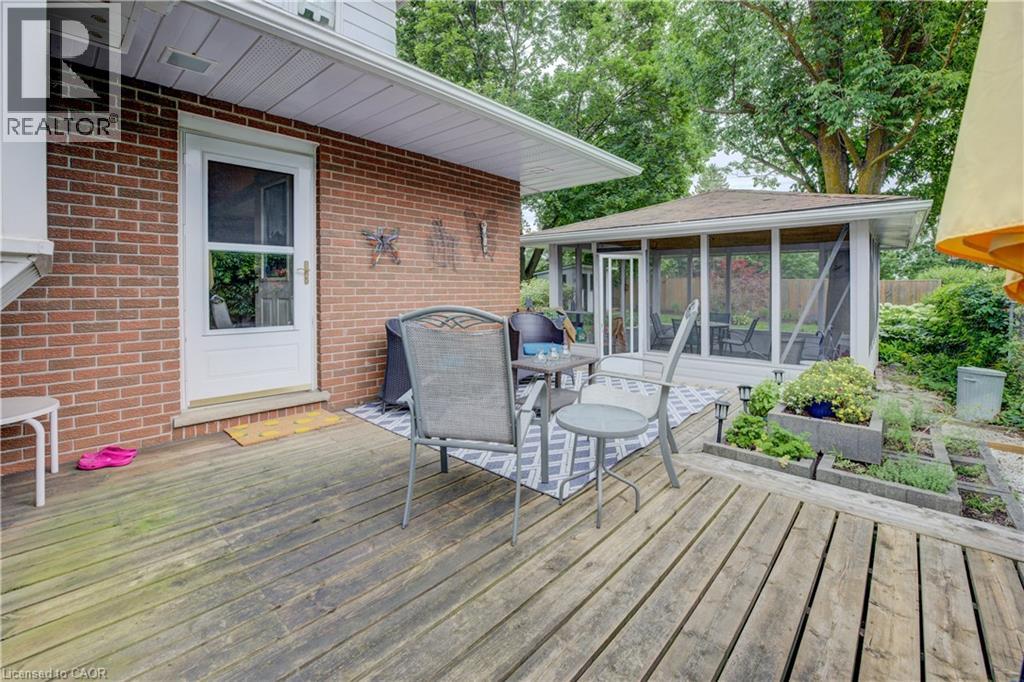 Photo 17 of 457 Stillmeadow Circle, Waterloo ON