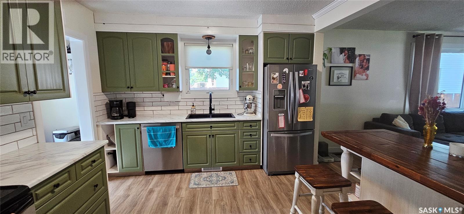 Single Family House Bungalow for Sale in  Sidney STREET E Swift Current 