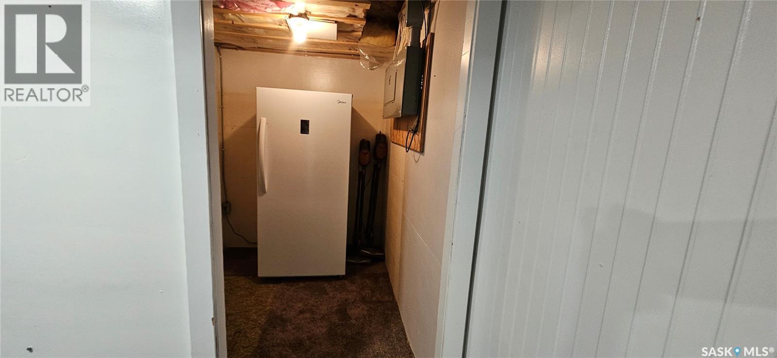 Single Family House Bungalow for Sale in  Sidney STREET E Swift Current 
