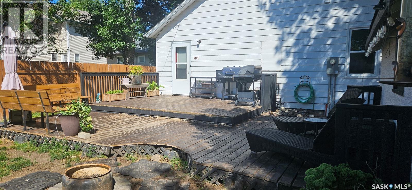 Single Family House Bungalow for Sale in  Sidney STREET E Swift Current 