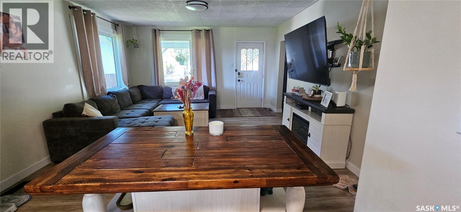 Single Family House Bungalow for Sale in  Sidney STREET E Swift Current 