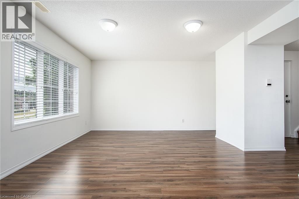 Photo 32 of 950 Highland Drive W Unit 32, Kitchener ON
