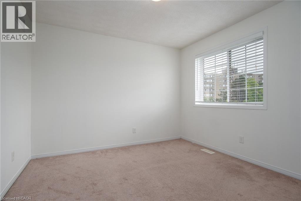 Photo 11 of 950 Highland Drive W Unit 32, Kitchener ON