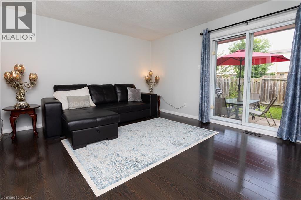 Photo 10 of 211 Veronica Drive Unit 10, Kitchener ON