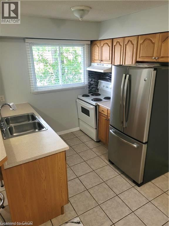 Photo 7 of 211 Veronica Drive Unit 10, Kitchener ON