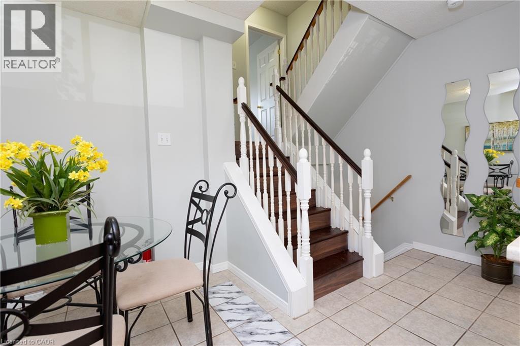 Photo 9 of 211 Veronica Drive Unit 10, Kitchener ON