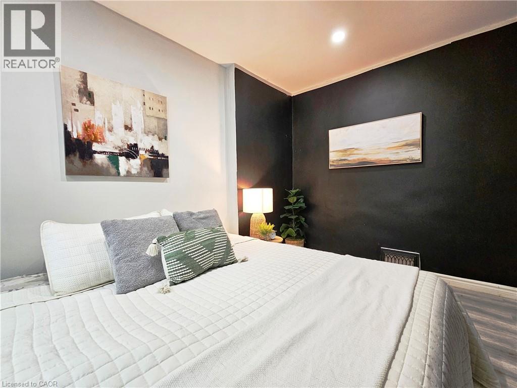 Photo 11 of 45 St Clair Avenue, Kitchener ON