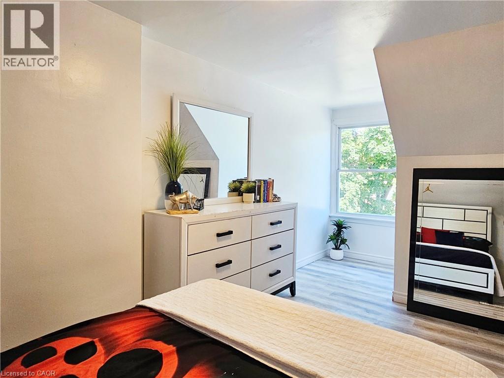 Photo 14 of 45 St Clair Avenue, Kitchener ON