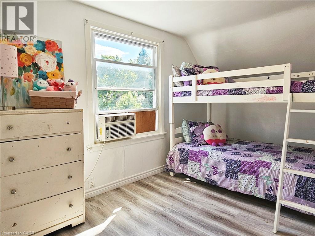 Photo 15 of 45 St Clair Avenue, Kitchener ON