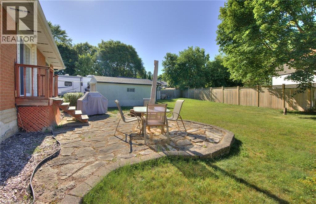 Photo 23 of 71 Broadmoor Avenue, Kitchener ON