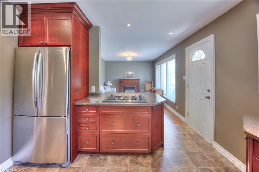Photo 11 of 71 Broadmoor Avenue, Kitchener ON