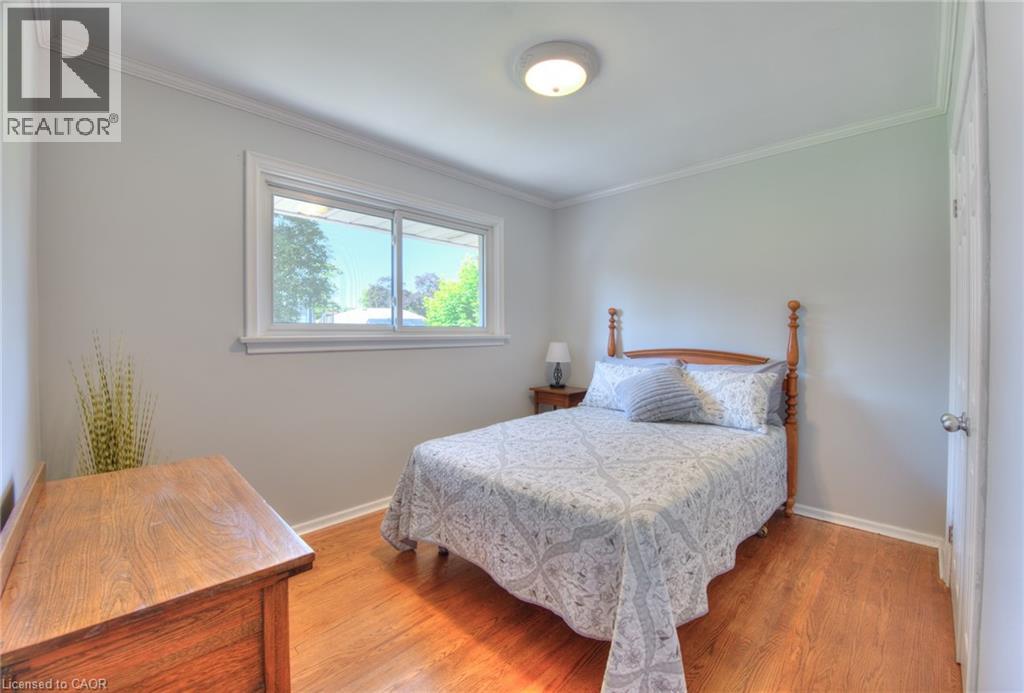 Photo 13 of 71 Broadmoor Avenue, Kitchener ON