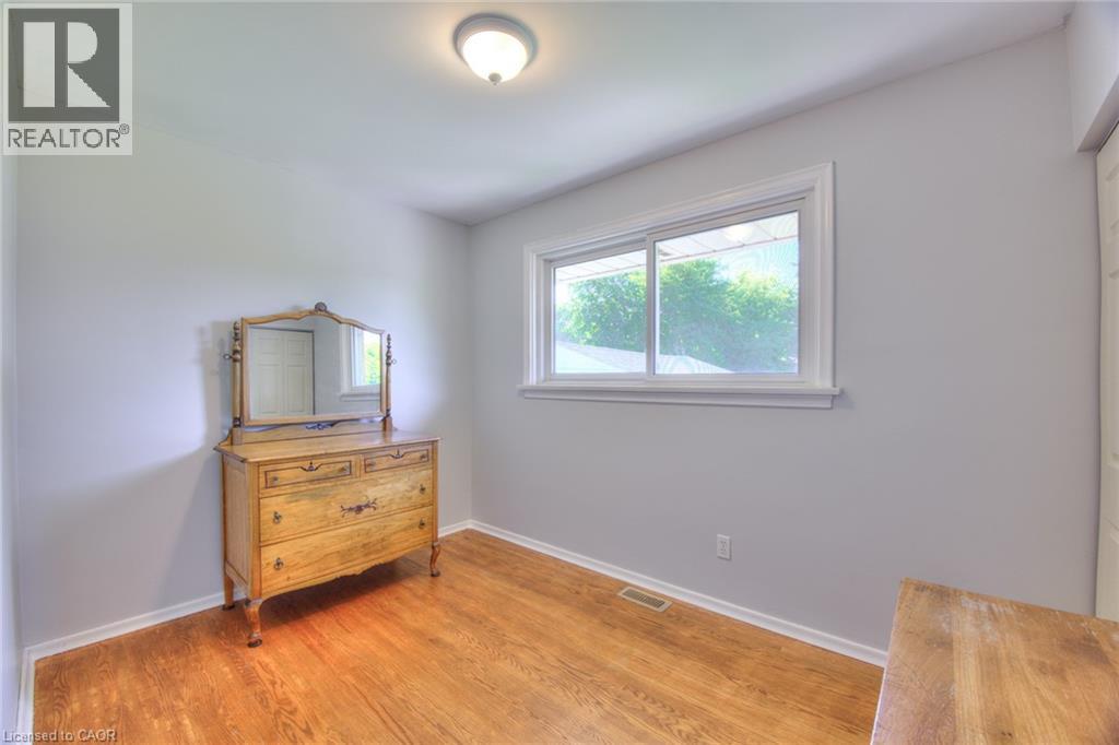 Photo 16 of 71 Broadmoor Avenue, Kitchener ON