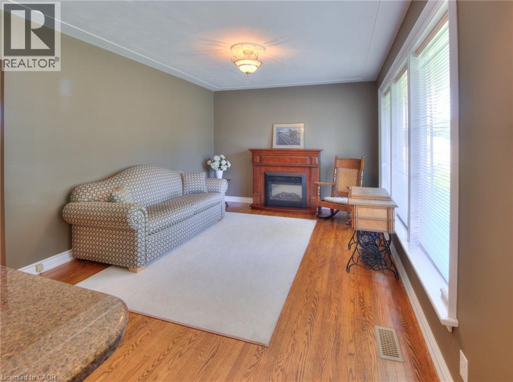 Photo 6 of 71 Broadmoor Avenue, Kitchener ON