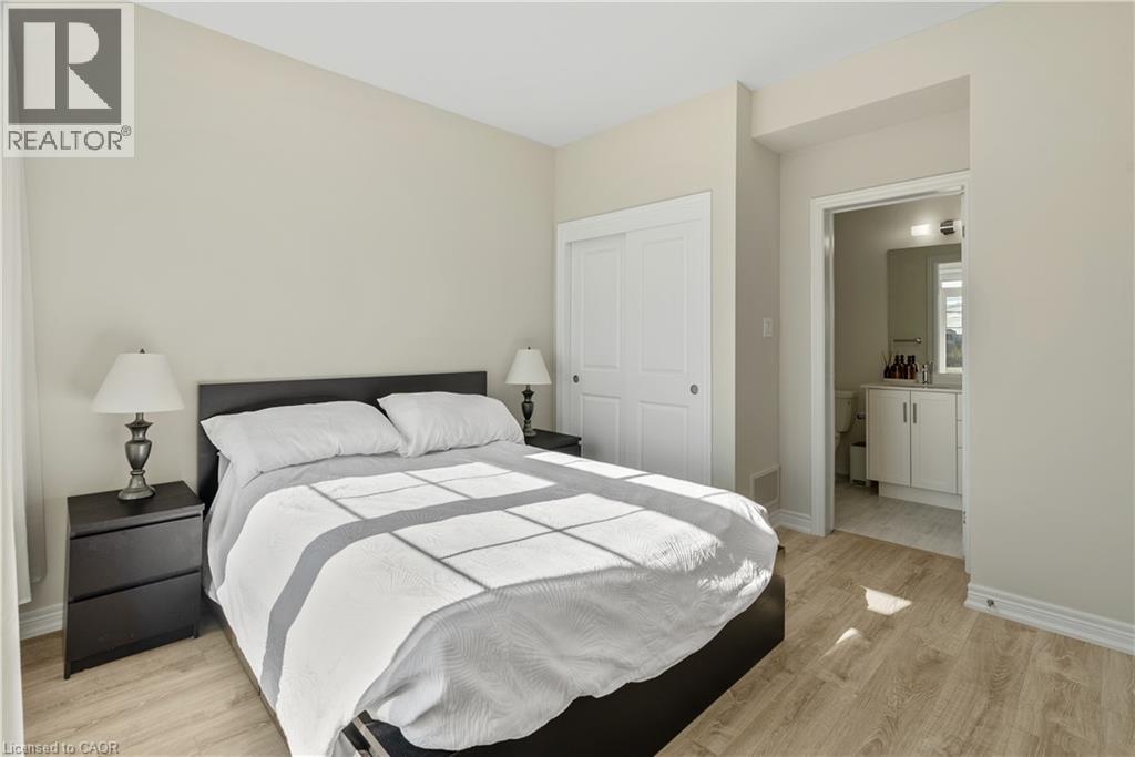 Photo 6 of 10 Birmingham Drive Unit 18, Cambridge ON