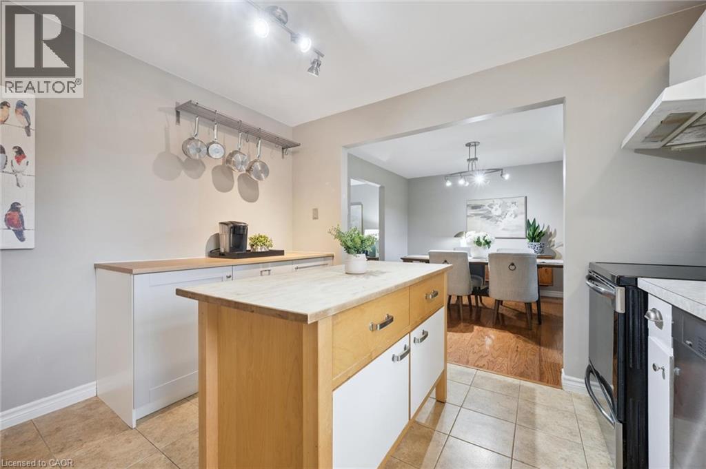Photo 3 of 358 Craigleith Drive, Waterloo ON