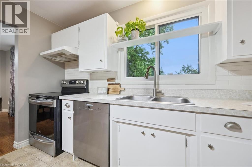 Photo 30 of 358 Craigleith Drive, Waterloo ON