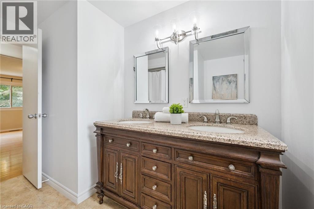 Photo 26 of 358 Craigleith Drive, Waterloo ON