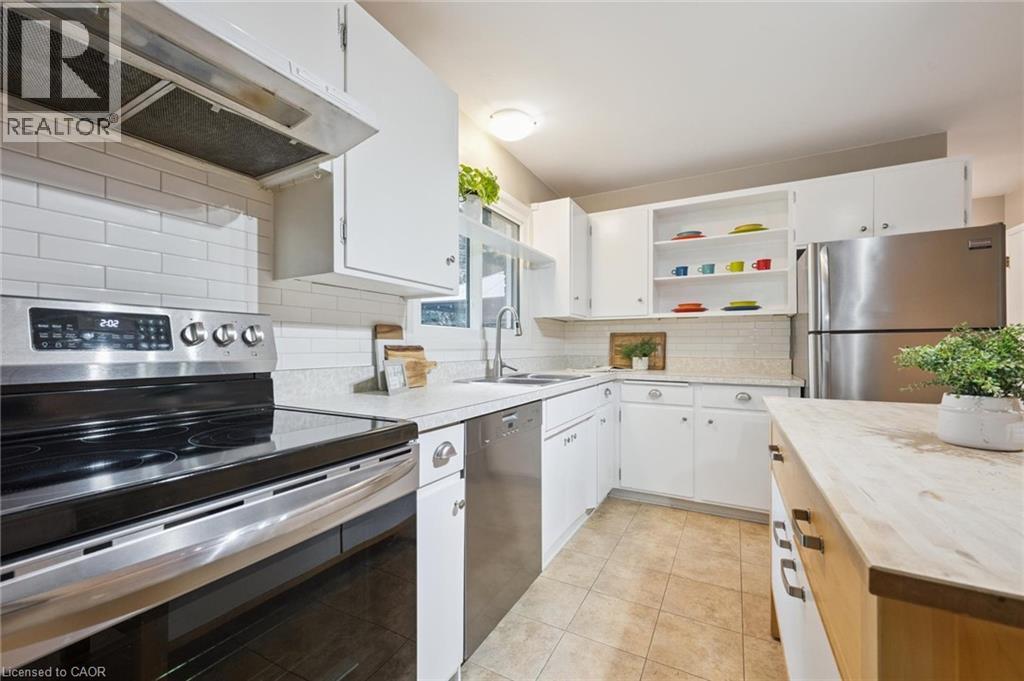 Photo 17 of 358 Craigleith Drive, Waterloo ON
