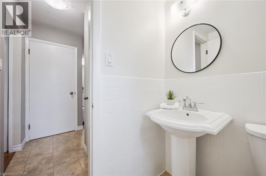 Photo 18 of 358 Craigleith Drive, Waterloo ON