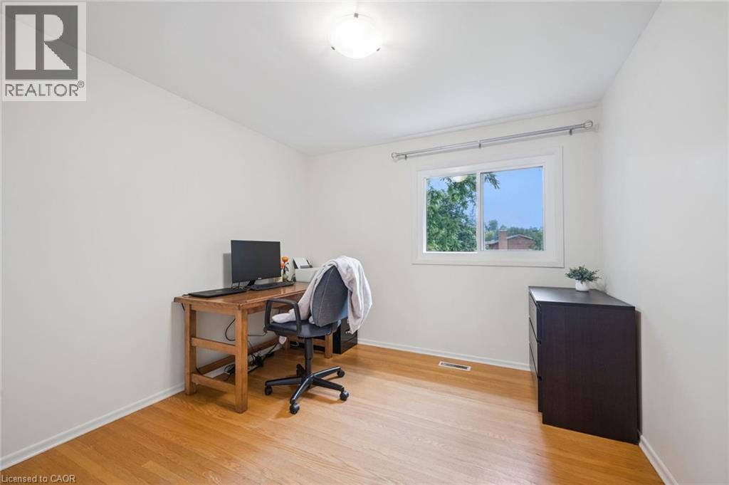 Photo 23 of 358 Craigleith Drive, Waterloo ON