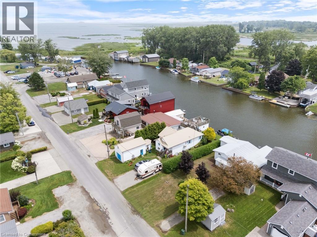 Photo 17 of 23 Rogers Ave, Long Point ON