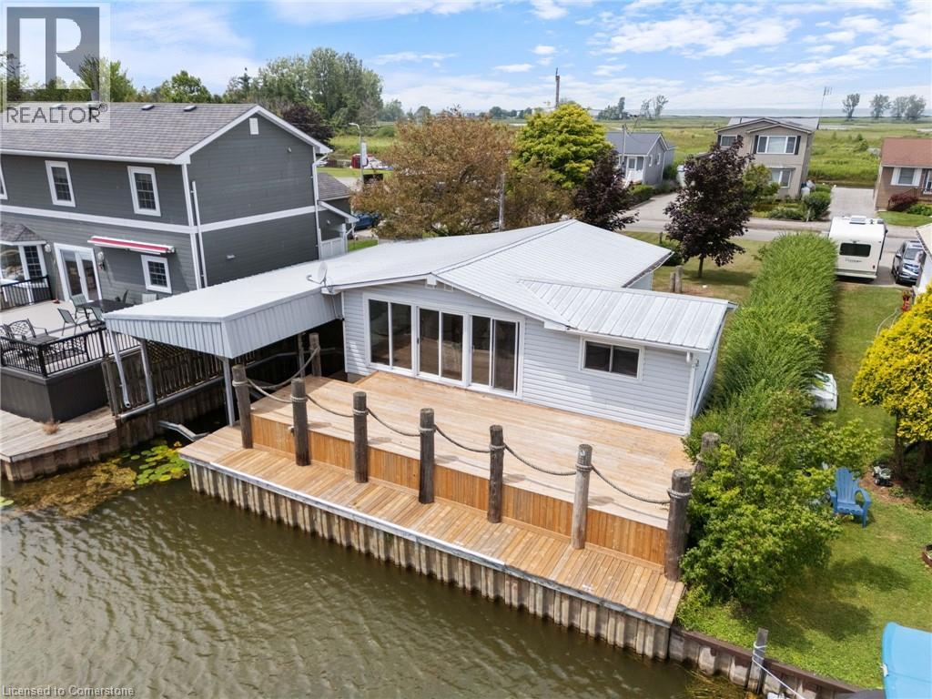 Photo 18 of 23 Rogers Ave, Long Point ON