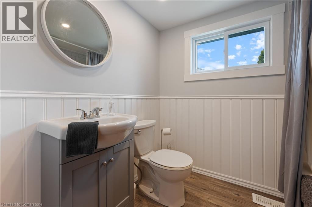 Photo 8 of 23 Rogers Ave, Long Point ON