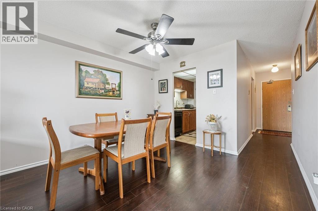 Photo 5 of 4 Lisa Street Unit 707, Brampton ON