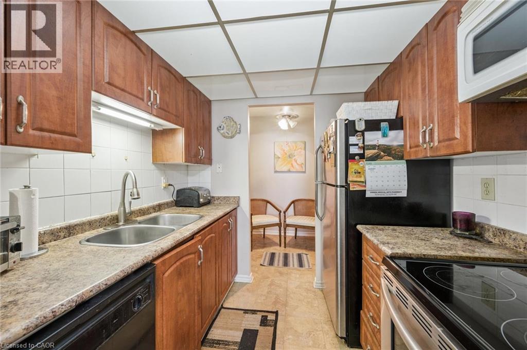 Photo 8 of 4 Lisa Street Unit 707, Brampton ON