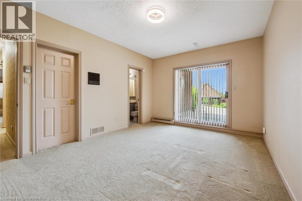 Photo 12 of 211 Edgehill Drive, Kitchener ON