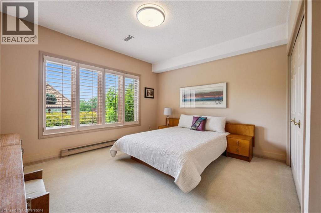 Photo 7 of 211 Edgehill Drive, Kitchener ON