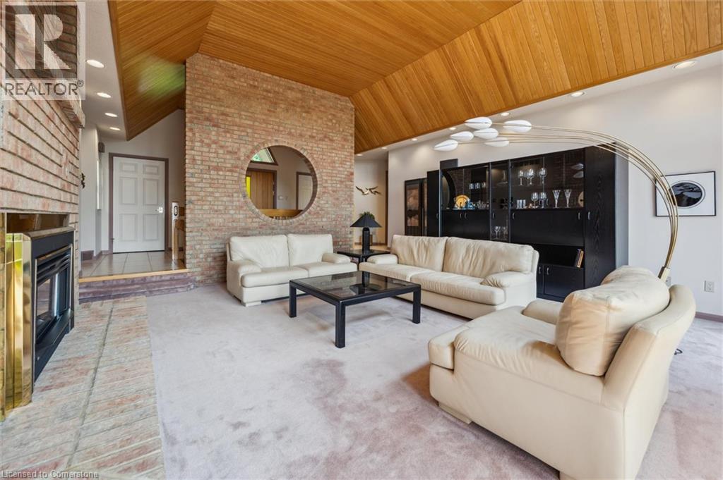 Photo 14 of 211 Edgehill Drive, Kitchener ON