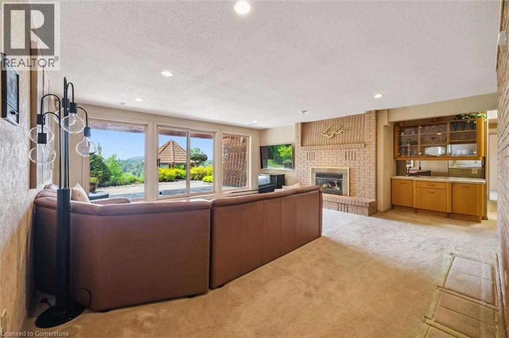 Photo 35 of 211 Edgehill Drive, Kitchener ON