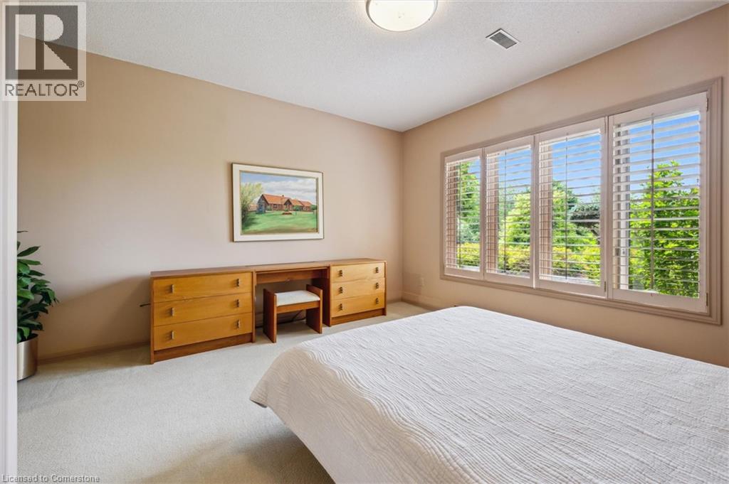 Photo 34 of 211 Edgehill Drive, Kitchener ON