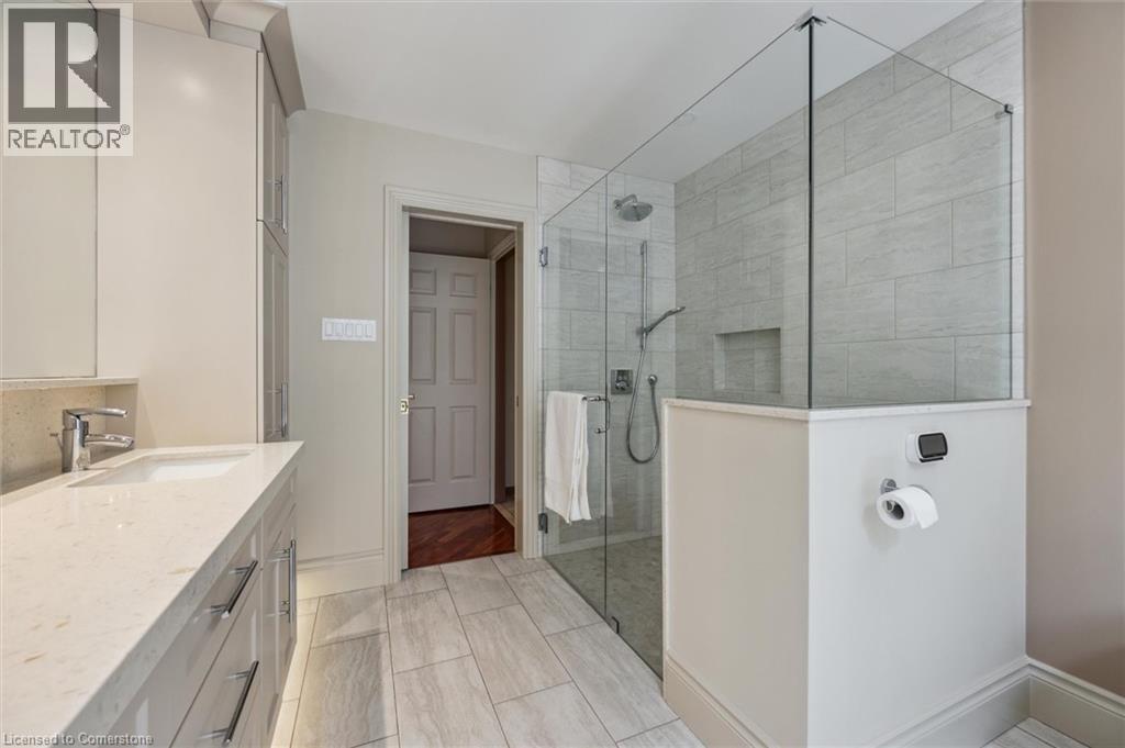 Photo 11 of 211 Edgehill Drive, Kitchener ON
