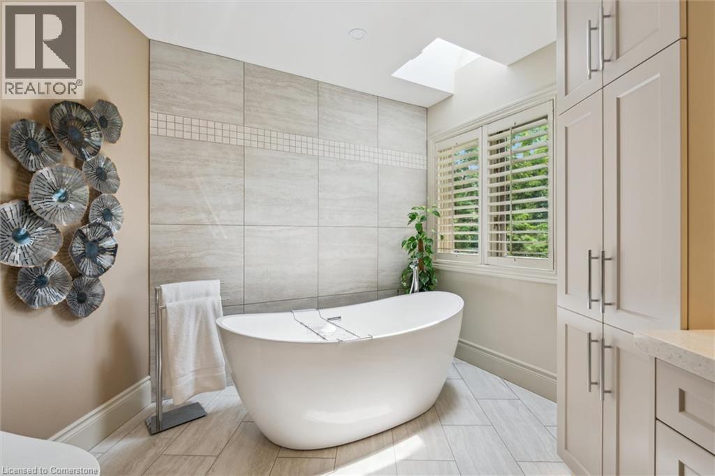 Photo 10 of 211 Edgehill Drive, Kitchener ON
