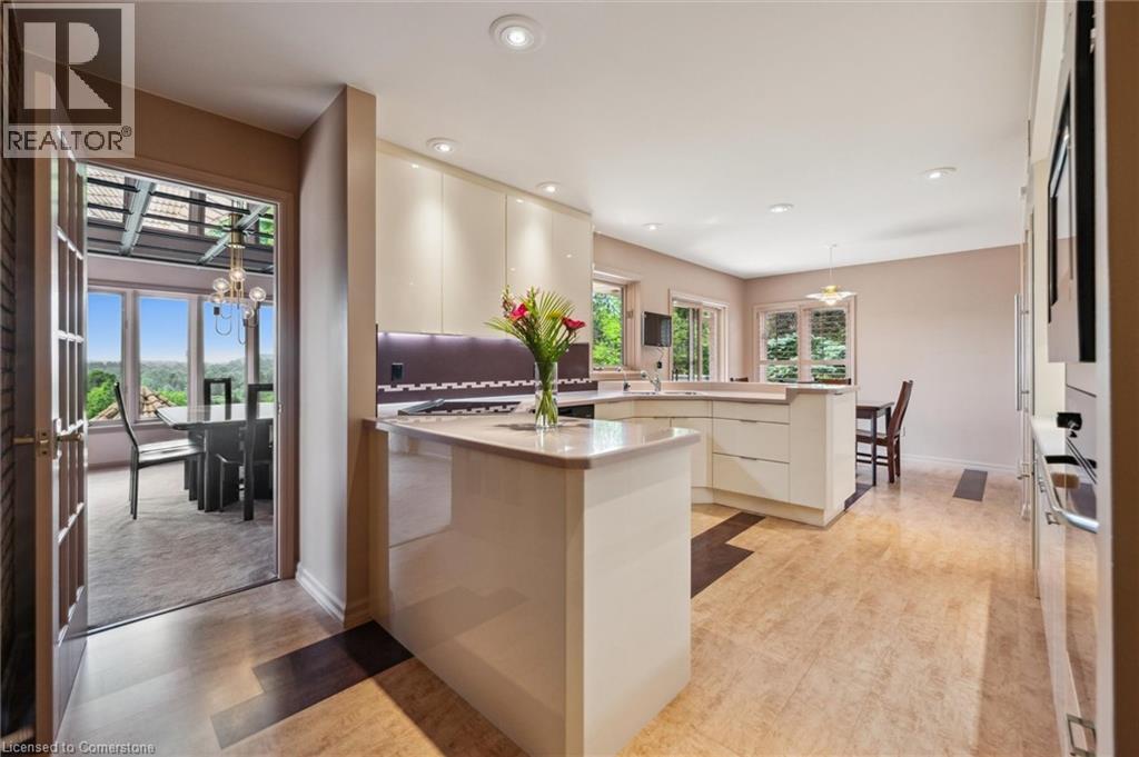 Photo 39 of 211 Edgehill Drive, Kitchener ON