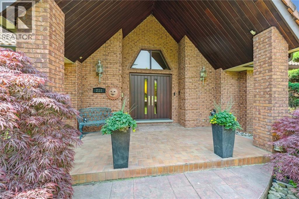 Photo 30 of 211 Edgehill Drive, Kitchener ON