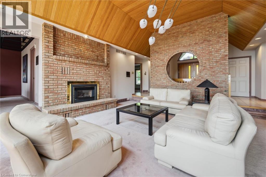 Photo 38 of 211 Edgehill Drive, Kitchener ON