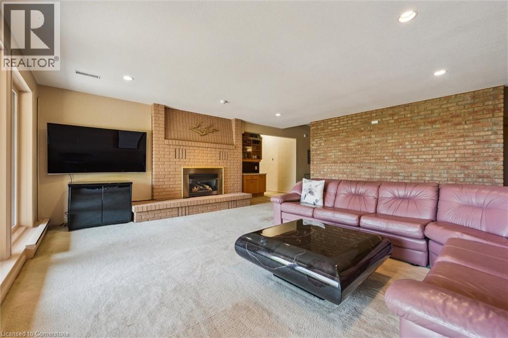 Photo 24 of 211 Edgehill Drive, Kitchener ON