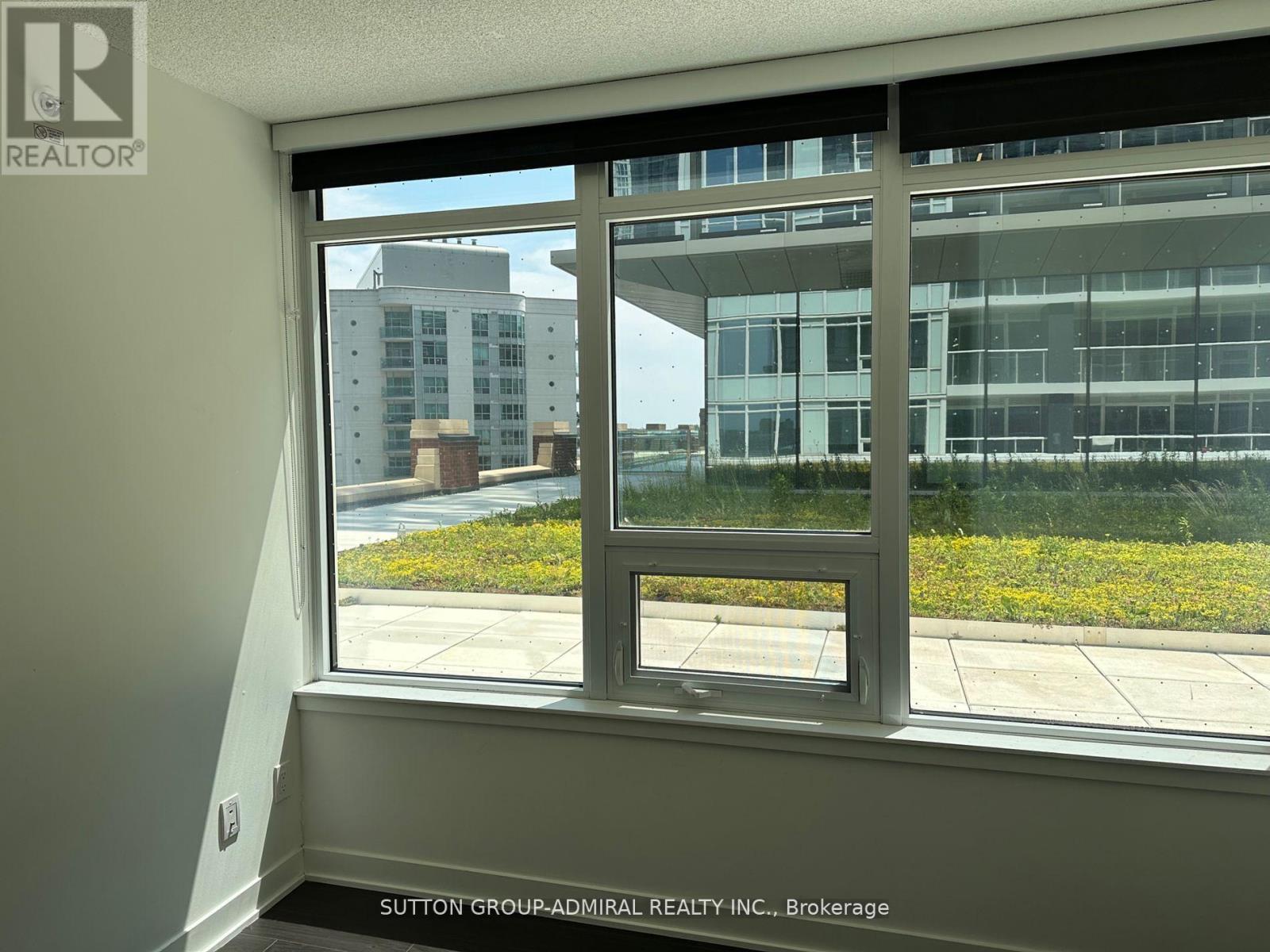 Photo 23 of 615 17 Bathurst Street, Toronto ON