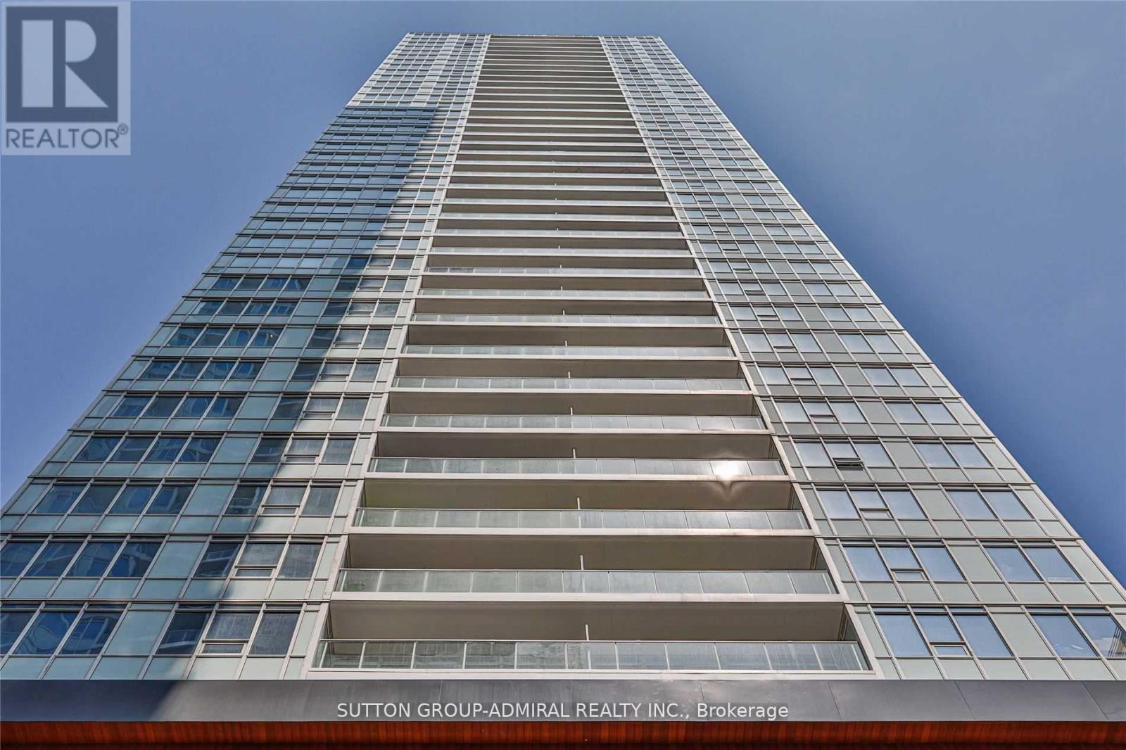 Photo 17 of 615 17 Bathurst Street, Toronto ON