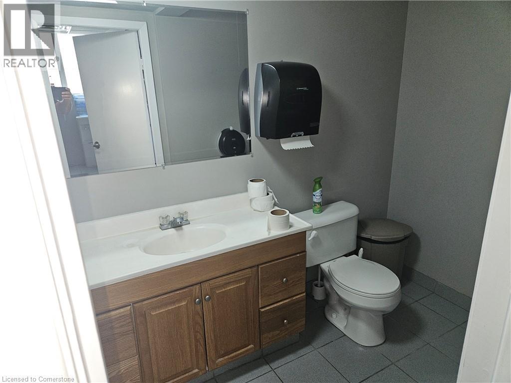 Photo 24 of 250 Lawrence Avenue, Kitchener ON