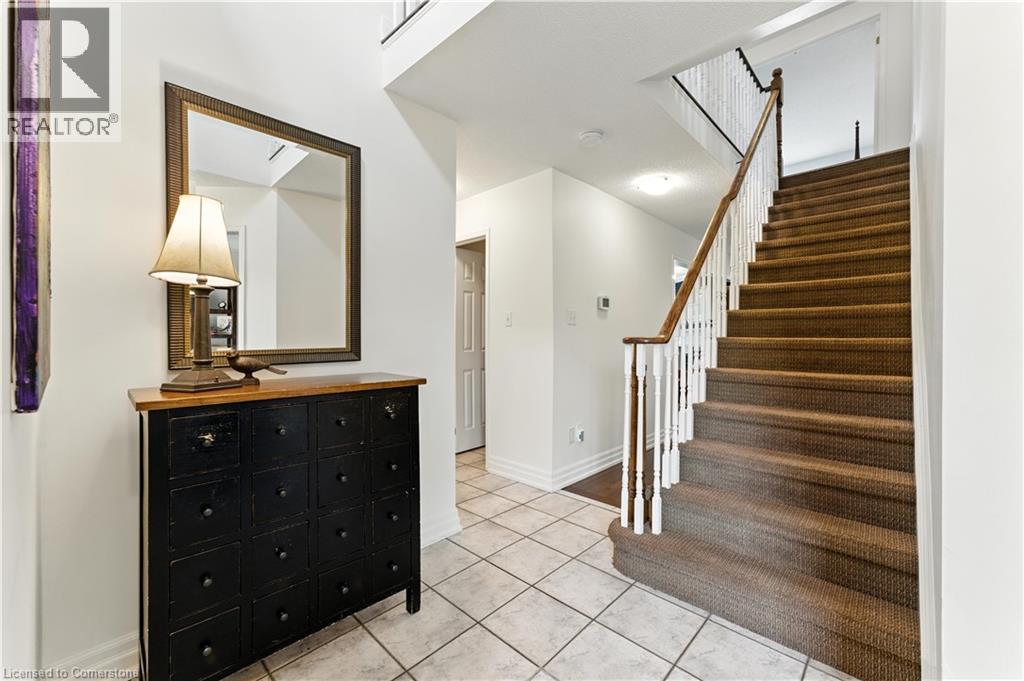 Photo 14 of 51 Strathroy Crescent, Waterdown ON